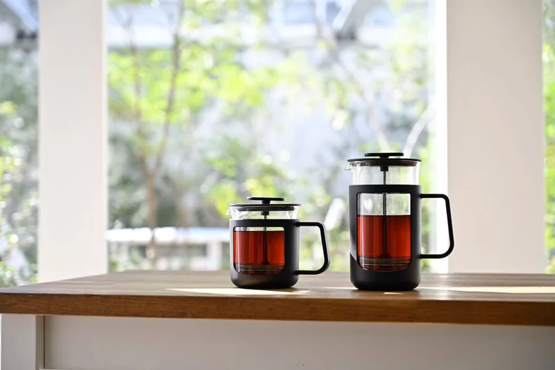 Cafetière piston Hario Noir
