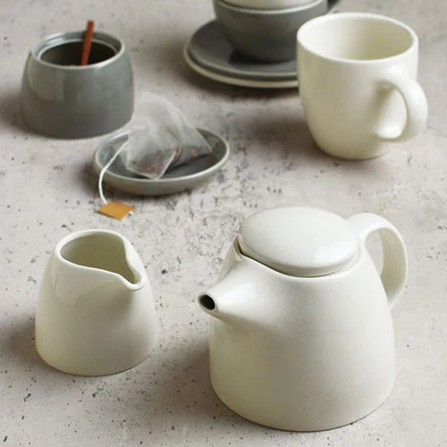 KINTO TOPO : théière en porcelaine blanche au design asymétrique, 400 ml
