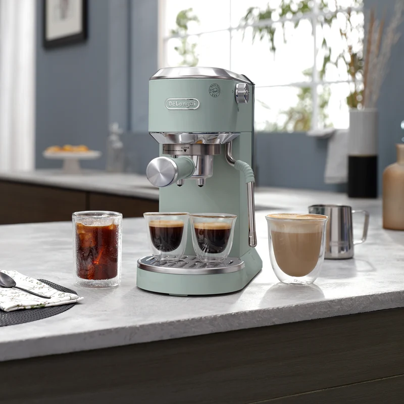 De'Longhi Dedica Duo EC890 : machine à espresso manuelle compacte, buse vapeur My LatteArt, Cold Brew intégré