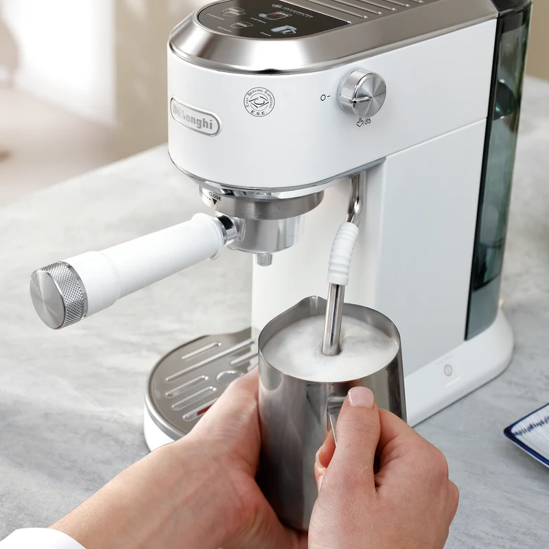 De'Longhi Dedica Duo EC890 : machine à espresso manuelle compacte, buse vapeur My LatteArt, Cold Brew intégré
