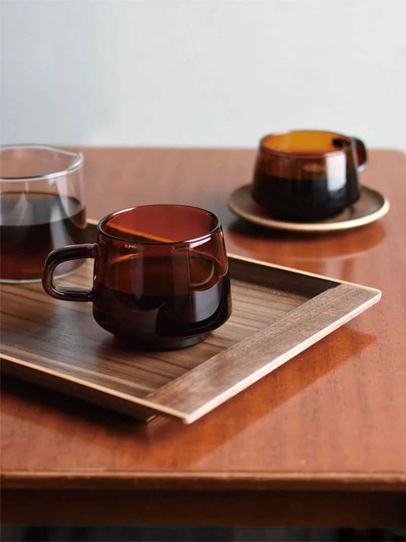 KINTO SEPIA : tasse et mug en verre ambré, 270 ml et 340 ml