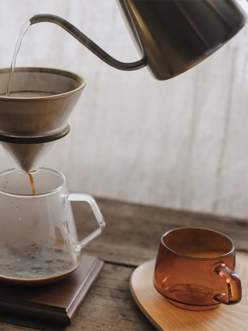 KINTO SEPIA : tasse et mug en verre ambré, 270 ml et 340 ml