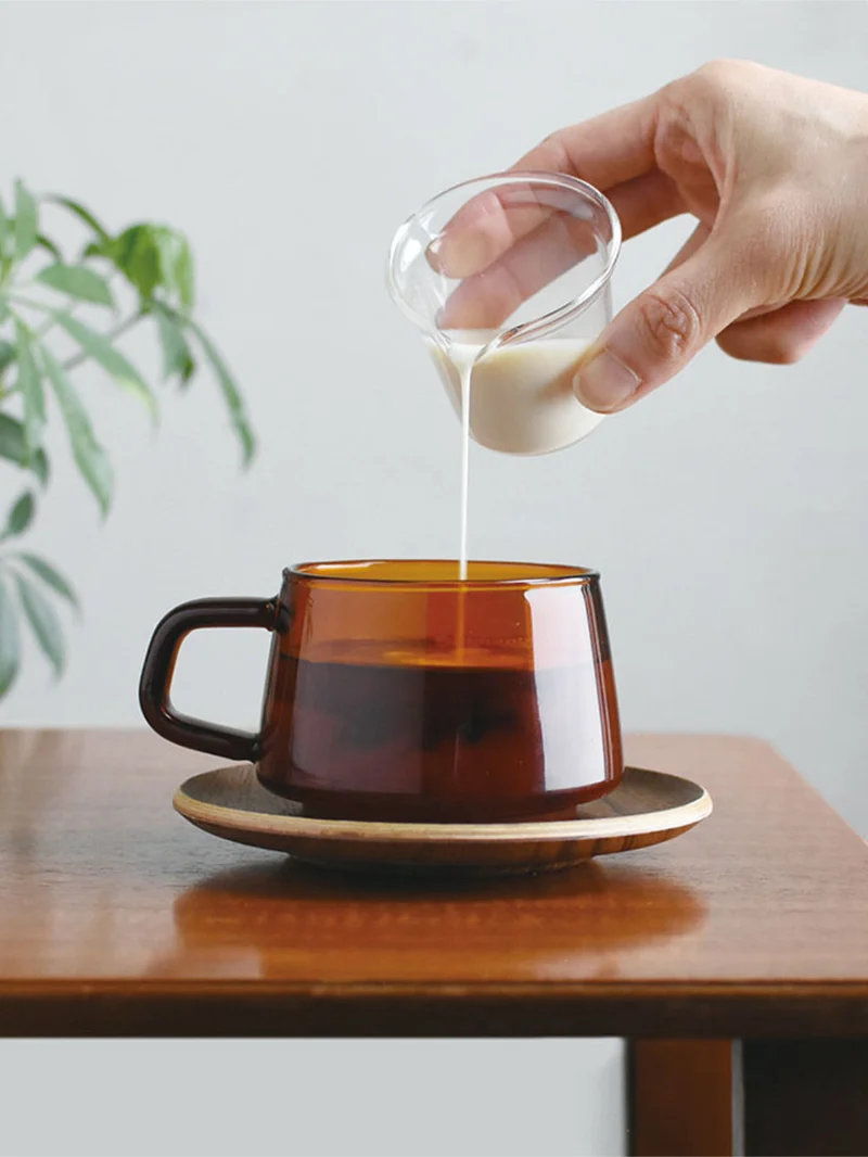 KINTO SEPIA : tasse et mug en verre ambré, 270 ml et 340 ml