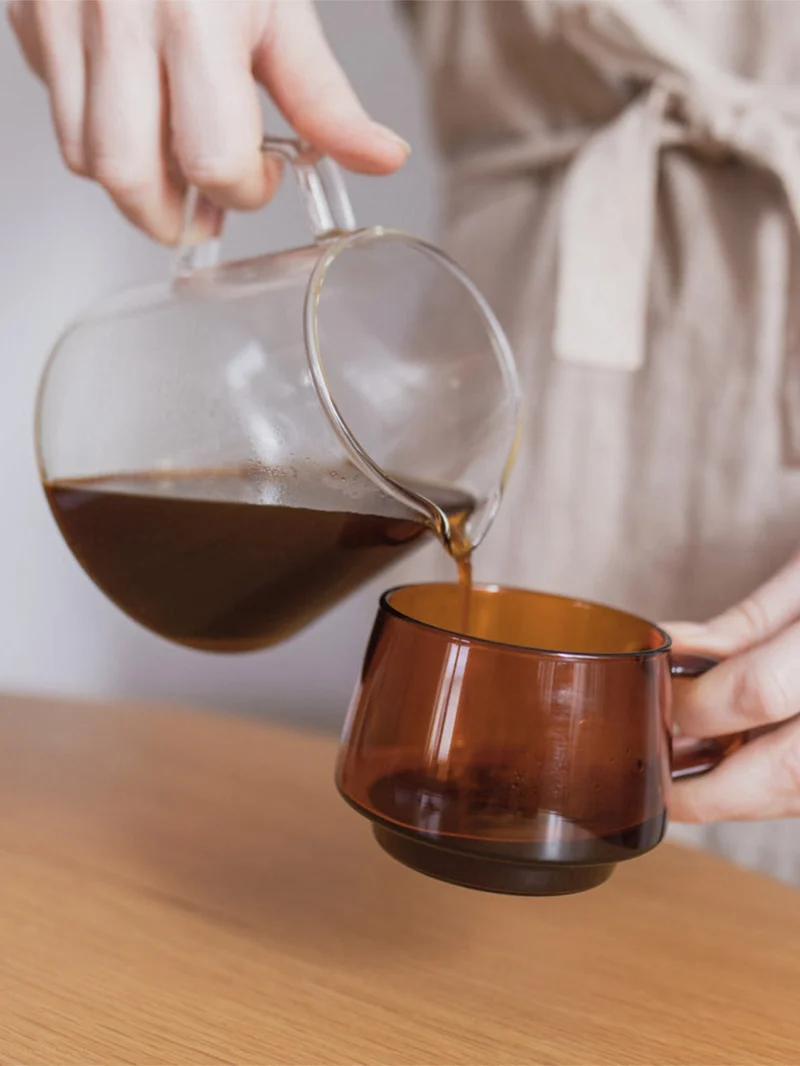 KINTO SEPIA : tasse et mug en verre ambré, 270 ml et 340 ml