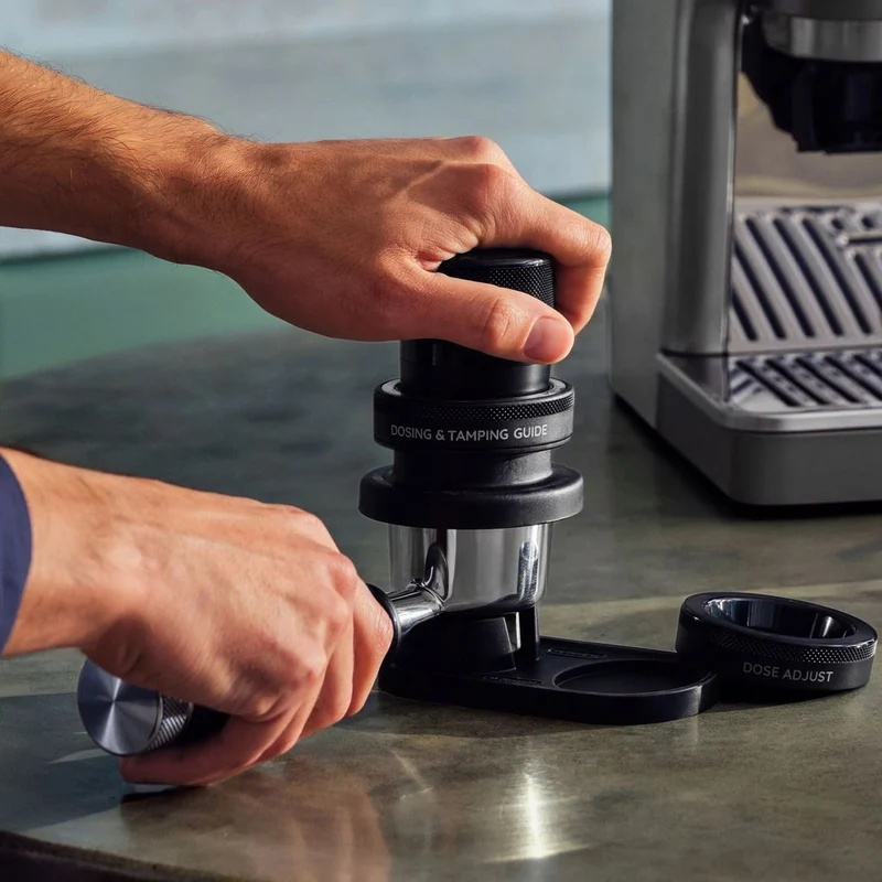 De'Longhi La Specialista Touch : machine à espresso avec moulin intégré, écran tactile, infusion à froid, porte-filtre 51 mm