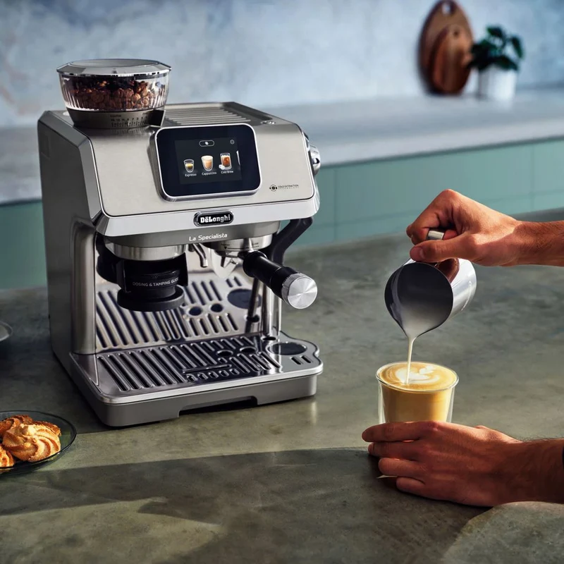 De'Longhi La Specialista Touch : machine à espresso avec moulin intégré, écran tactile, infusion à froid, porte-filtre 51 mm