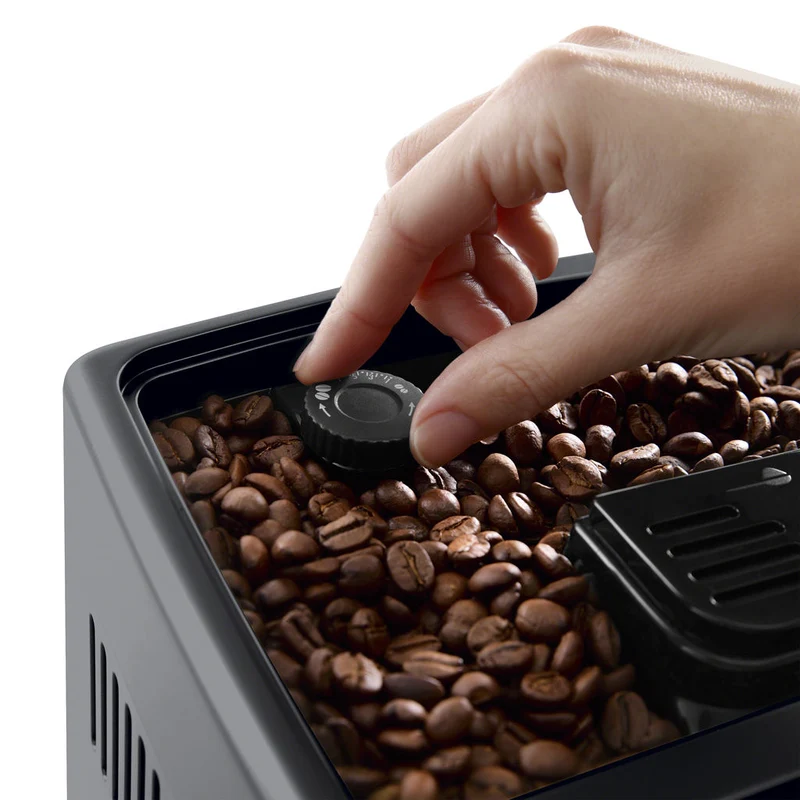 DeLonghi Dinamica Plus : machine à espresso automatique, système LatteCrema, écran tactile 3,5 po