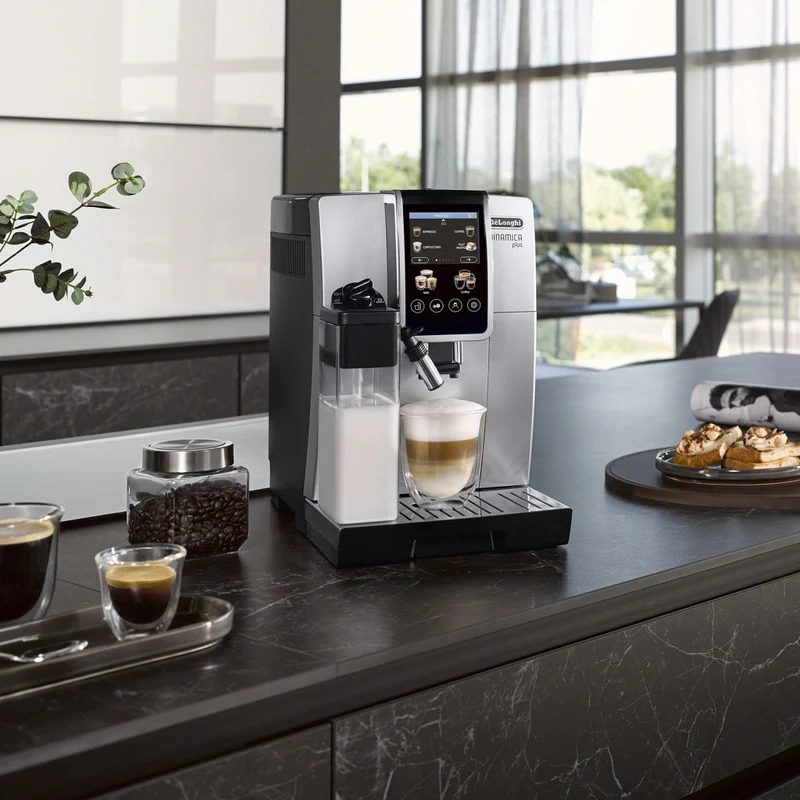 DeLonghi Dinamica Plus : machine à espresso automatique, système LatteCrema, écran tactile 3,5 po