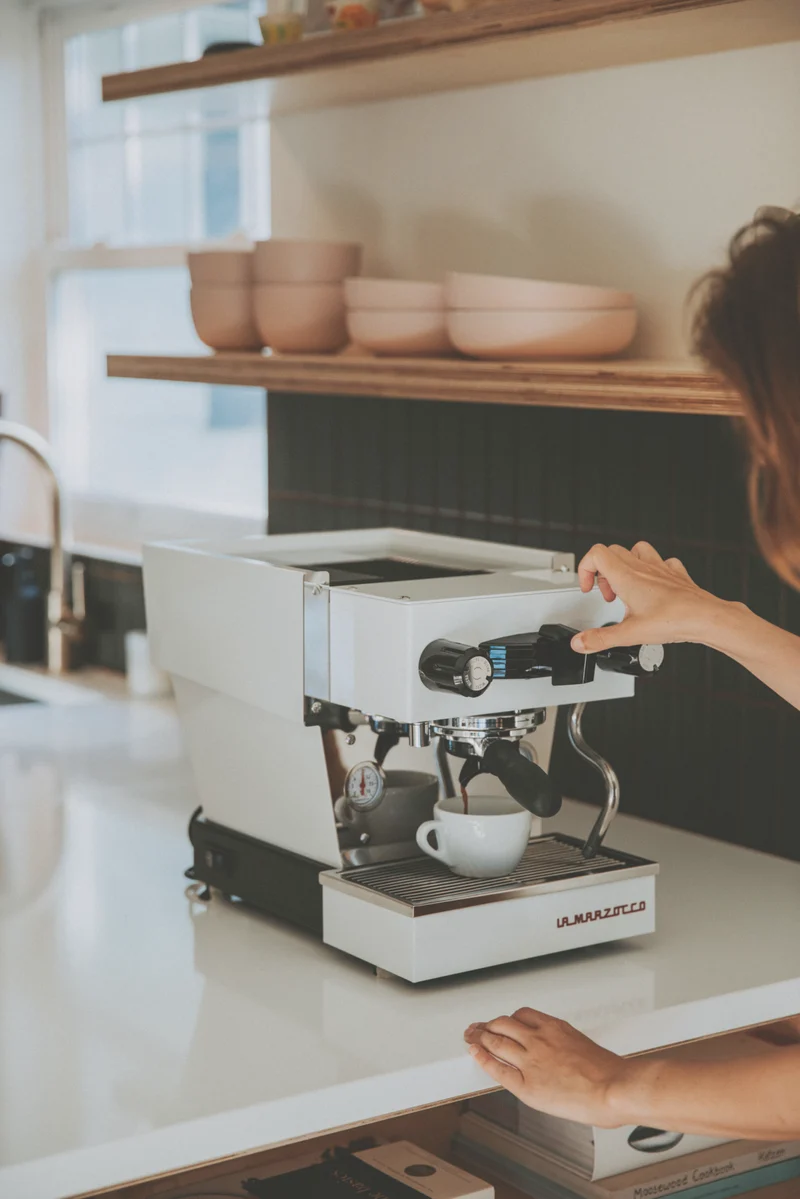 La Marzocco Linea Micra — Machine à espresso domestique compacte, double chaudière, groupe saturé, 58 mm
