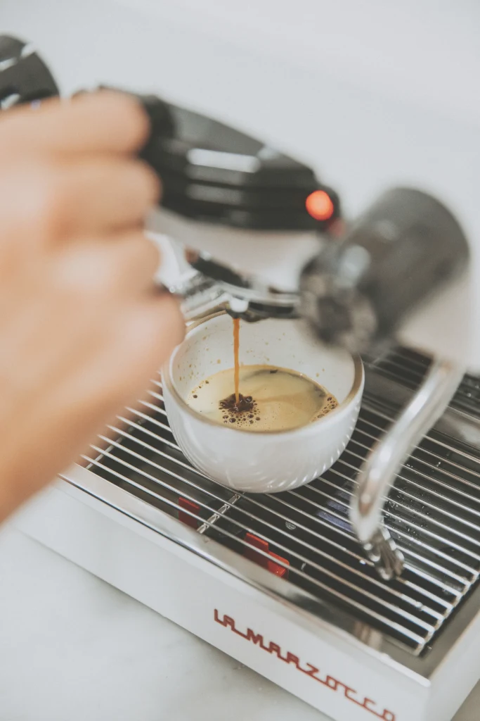 La Marzocco Linea Micra — Machine à espresso domestique compacte, double chaudière, groupe saturé, 58 mm