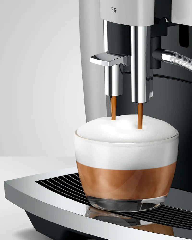 Jura E6 — Machine à espresso automatique avec broyeur professionnel et Easy Cappuccino
