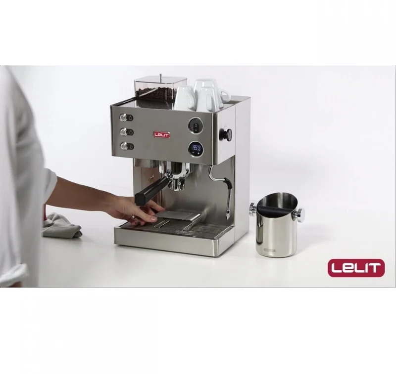 Lelit Kate PL82T : machine à espresso avec moulin intégré, meules coniques 38 mm, porte-filtre 58 mm