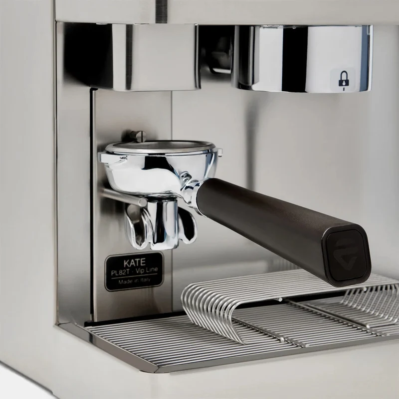 Lelit Kate PL82T : machine à espresso avec moulin intégré, meules coniques 38 mm, porte-filtre 58 mm