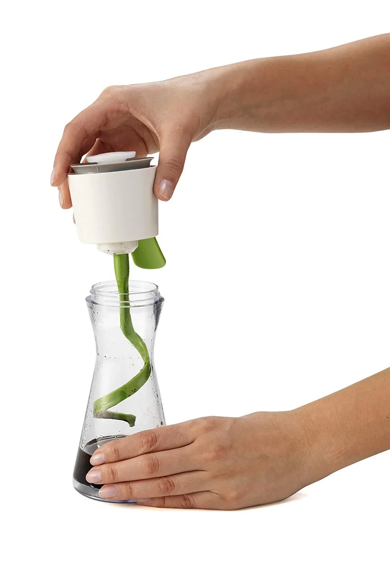 Chef'n - Emulstir Salad Dressing Bottle