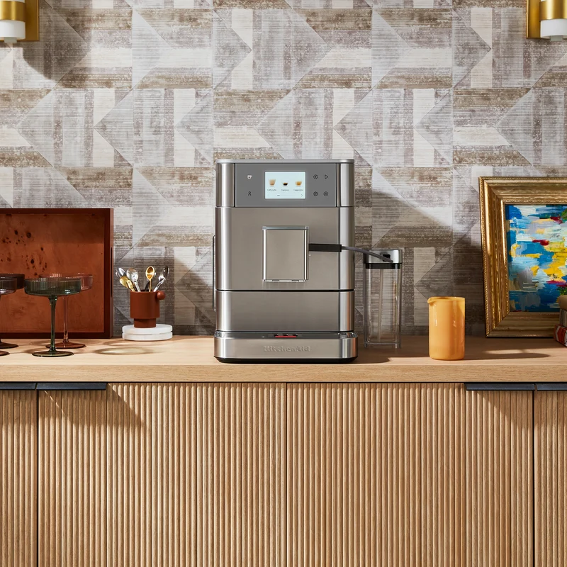 KitchenAid KF7 : machine à espresso super-automatique, moulin intégré, plus de 20 boissons