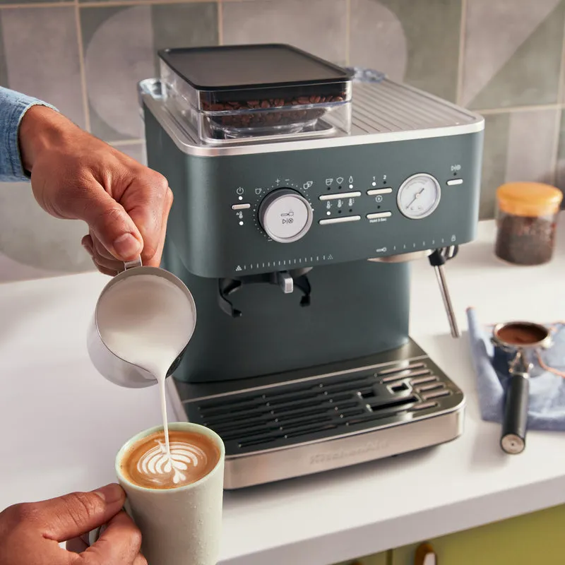 KitchenAid KES6551 — Machine à espresso semi-automatique avec moulin intégré, porte-filtre 58 mm, acier inoxydable