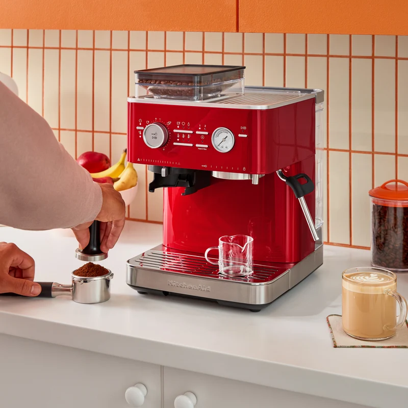 KitchenAid KES6551 — Machine à espresso semi-automatique avec moulin intégré, porte-filtre 58 mm, acier inoxydable