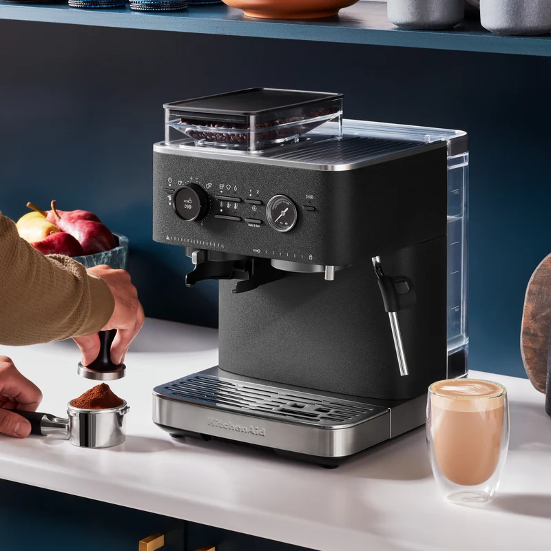 KitchenAid KES6551 — Machine à espresso semi-automatique avec moulin intégré, porte-filtre 58 mm, acier inoxydable