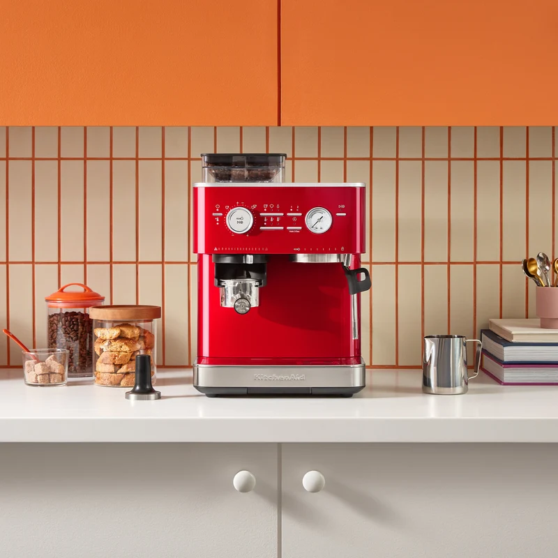 KitchenAid KES6551 — Machine à espresso semi-automatique avec moulin intégré, porte-filtre 58 mm, acier inoxydable