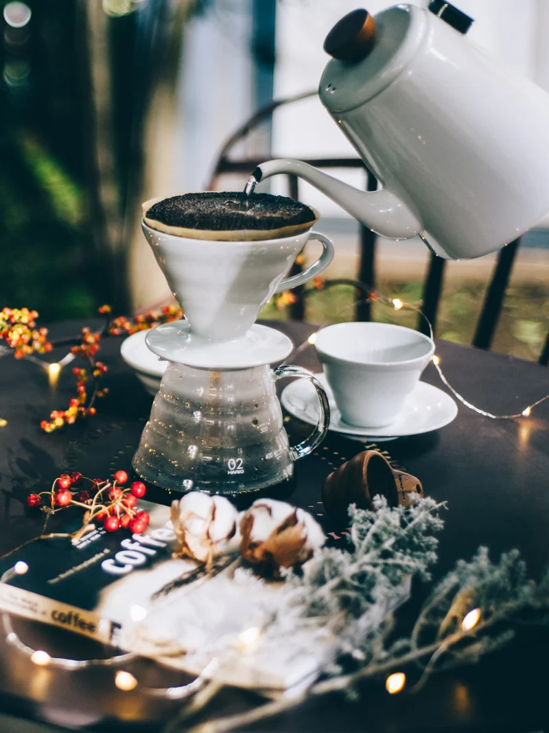 Hario V60-02 : infuseur à café en céramique, cône à 60°, 1 à 4 tasses
