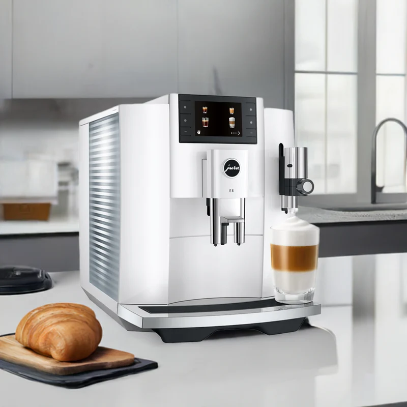 Jura E8 : machine à espresso super-automatique, moulin conique P.A.G.2, réservoir 1,9 L | Carte-cadeau de 150 $ incluse