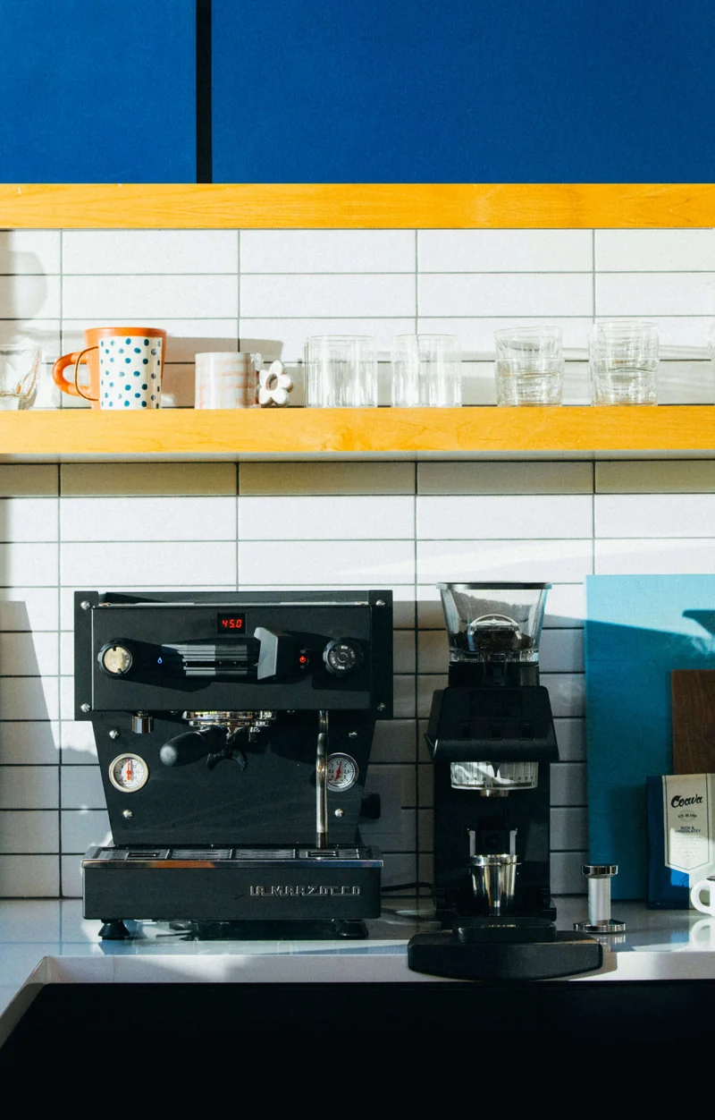 La Marzocco Linea Mini R — Machine à espresso domestique, double chaudière, groupe saturé, pompe rotative, palette manuelle 58 mm
