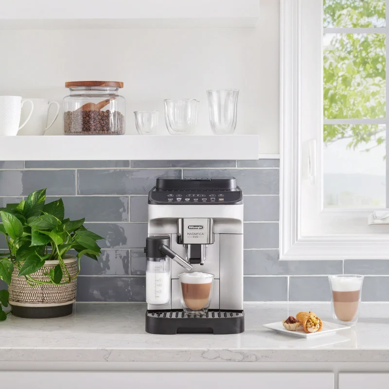 DeLonghi Magnifica Evo Milk : machine à espresso automatique, système LatteCrema Hot, moulin intégré 13 réglages