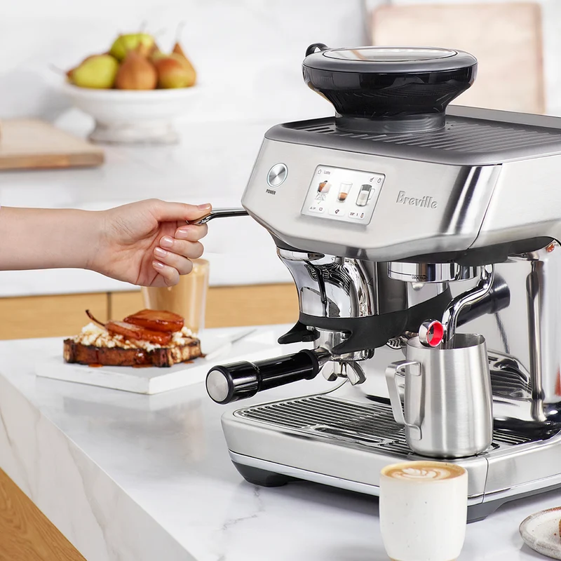 Breville Barista Touch Impress : machine à espresso semi-automatique, moulin Baratza intégré, écran tactile