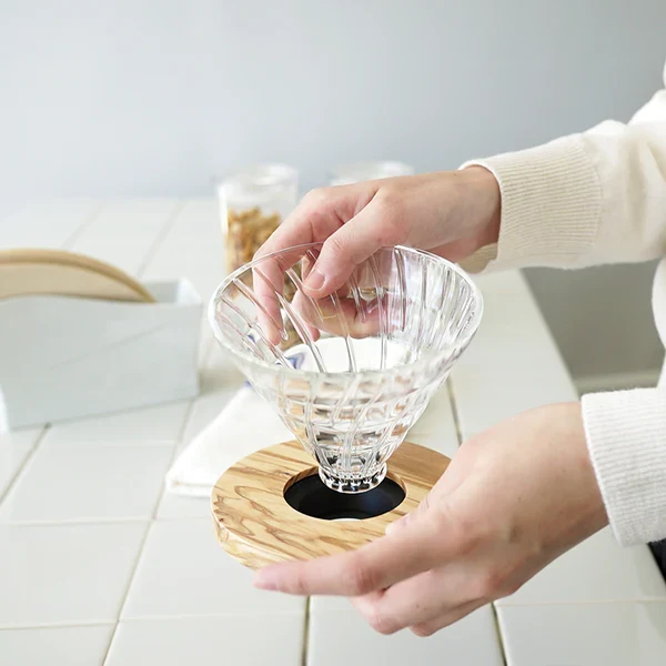 Hario - Dripper en verre et bois d'olivier