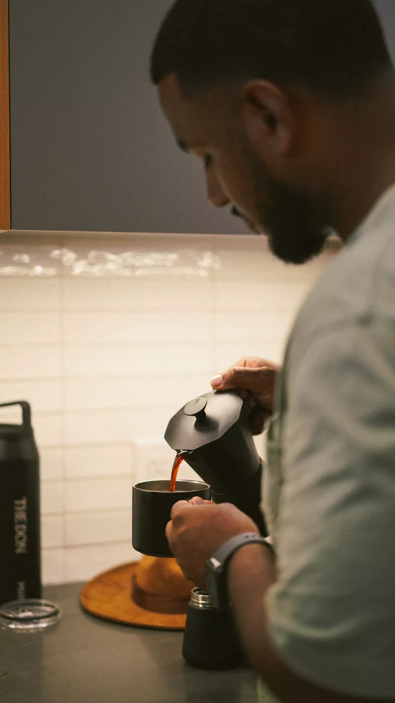 Miir - Cafetière Italienne induction 6 tasses noir