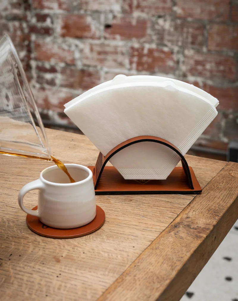 Sous tasse en cuir Belleville Brûlerie par Aurélie Chadaine