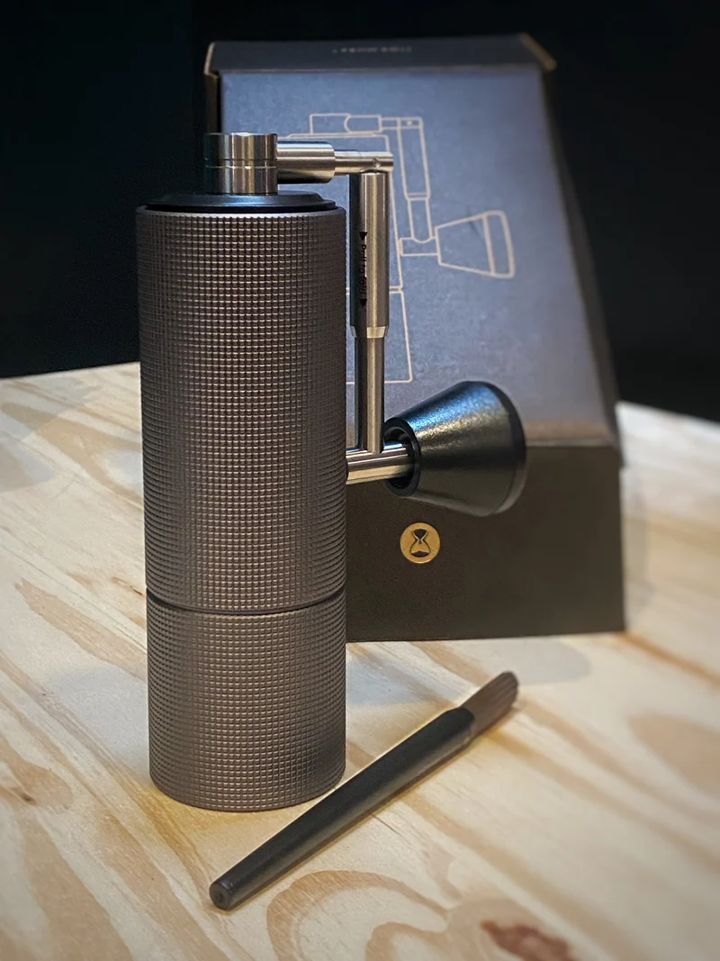 Coffret du barista avec Station, V60, moulin et café