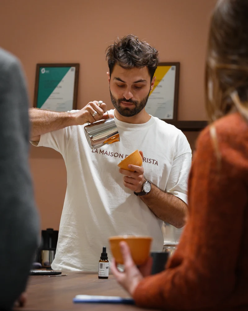 Atelier Latte art à Paris avec Théo - Vice champion de France