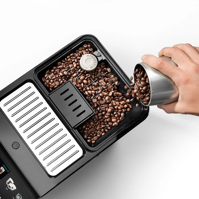 Delonghi Eletta Explore ECAM 450.86.T et Mug to go- Titanium